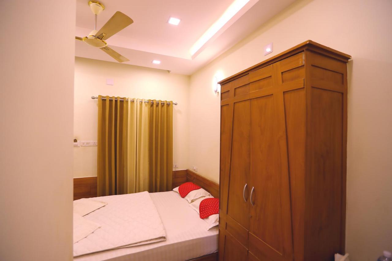 Sapphire Inn Nedumbassery Exterior photo