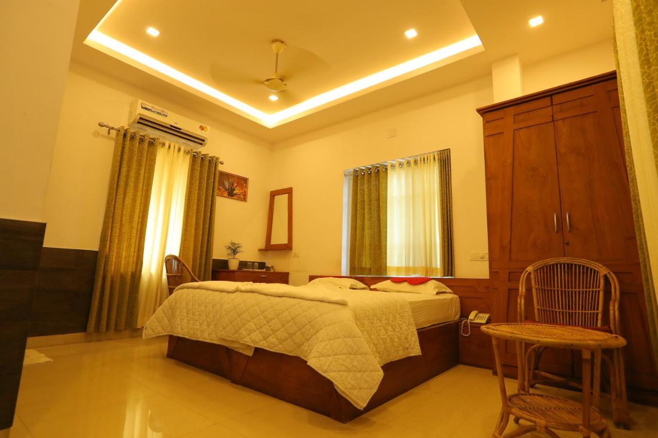 Sapphire Inn Nedumbassery Exterior photo