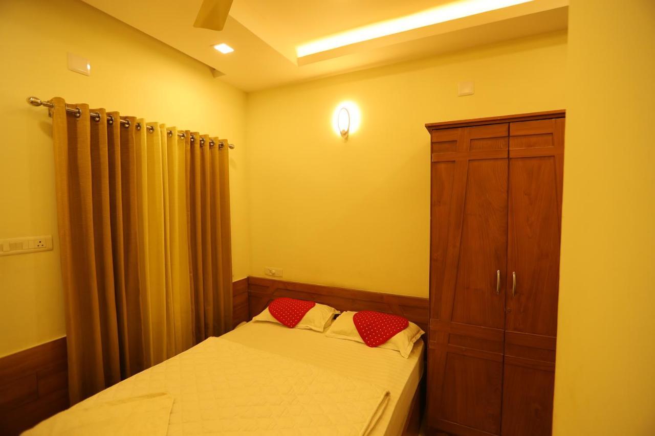 Sapphire Inn Nedumbassery Exterior photo