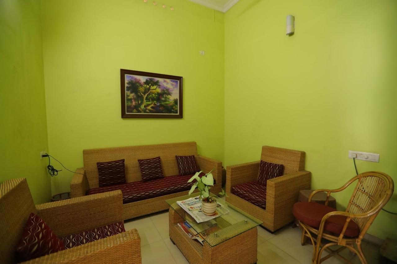 Sapphire Inn Nedumbassery Exterior photo