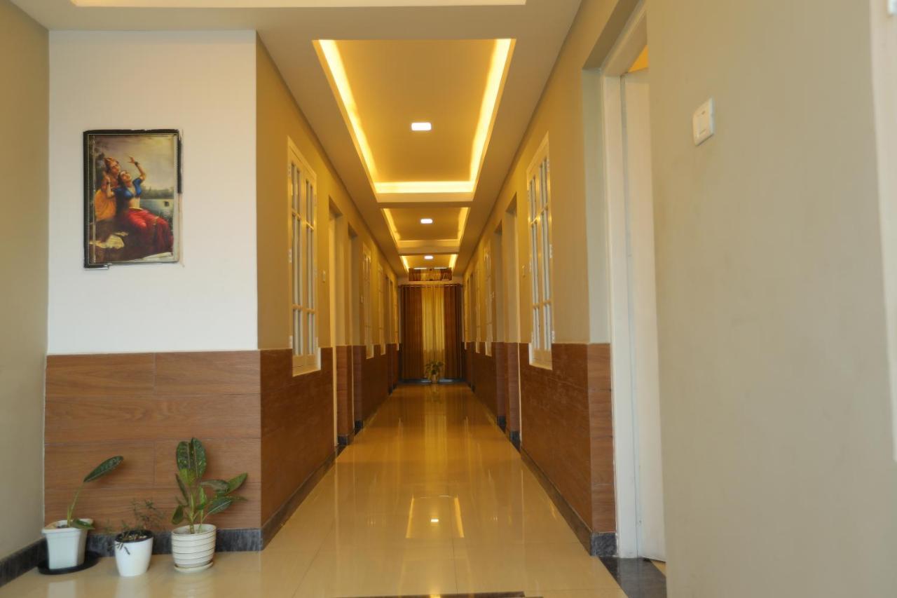 Sapphire Inn Nedumbassery Exterior photo