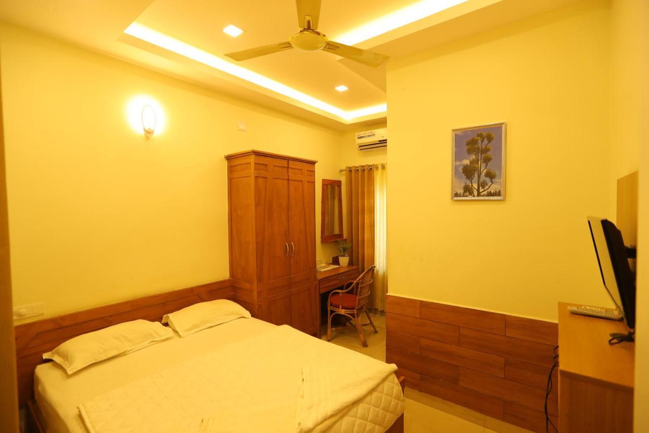 Sapphire Inn Nedumbassery Exterior photo